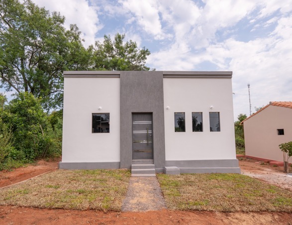 CASA EN VENTA - ITAUGÚA
