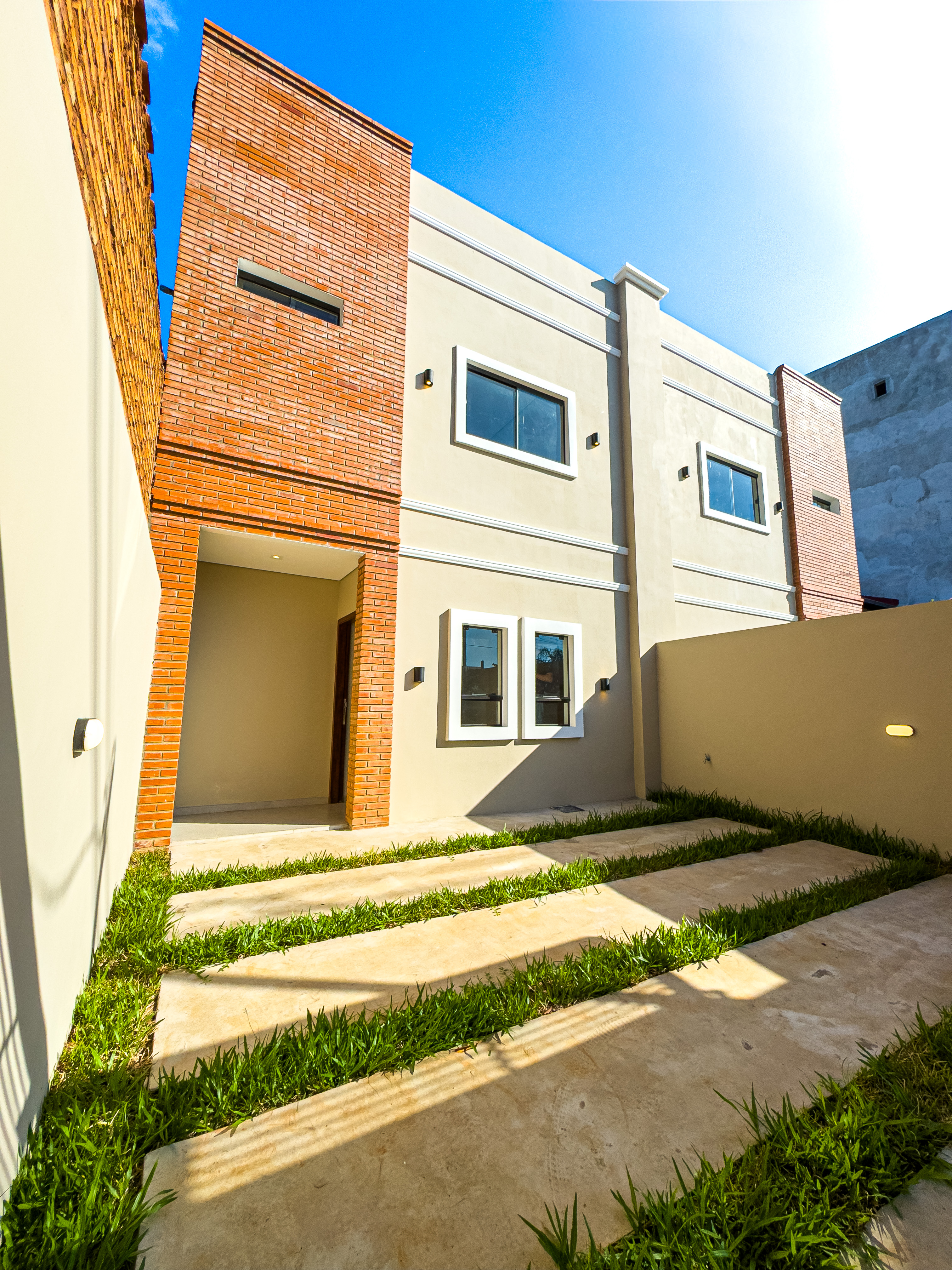 DÚPLEX EN VENTA - FERNANDO DE LA MORA SUR
