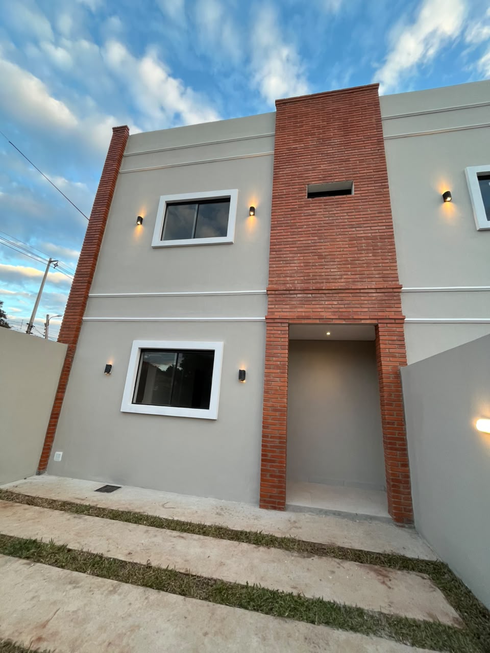 TRIPLEX EN VENTA - FERNANDO DE LA MORA SUR